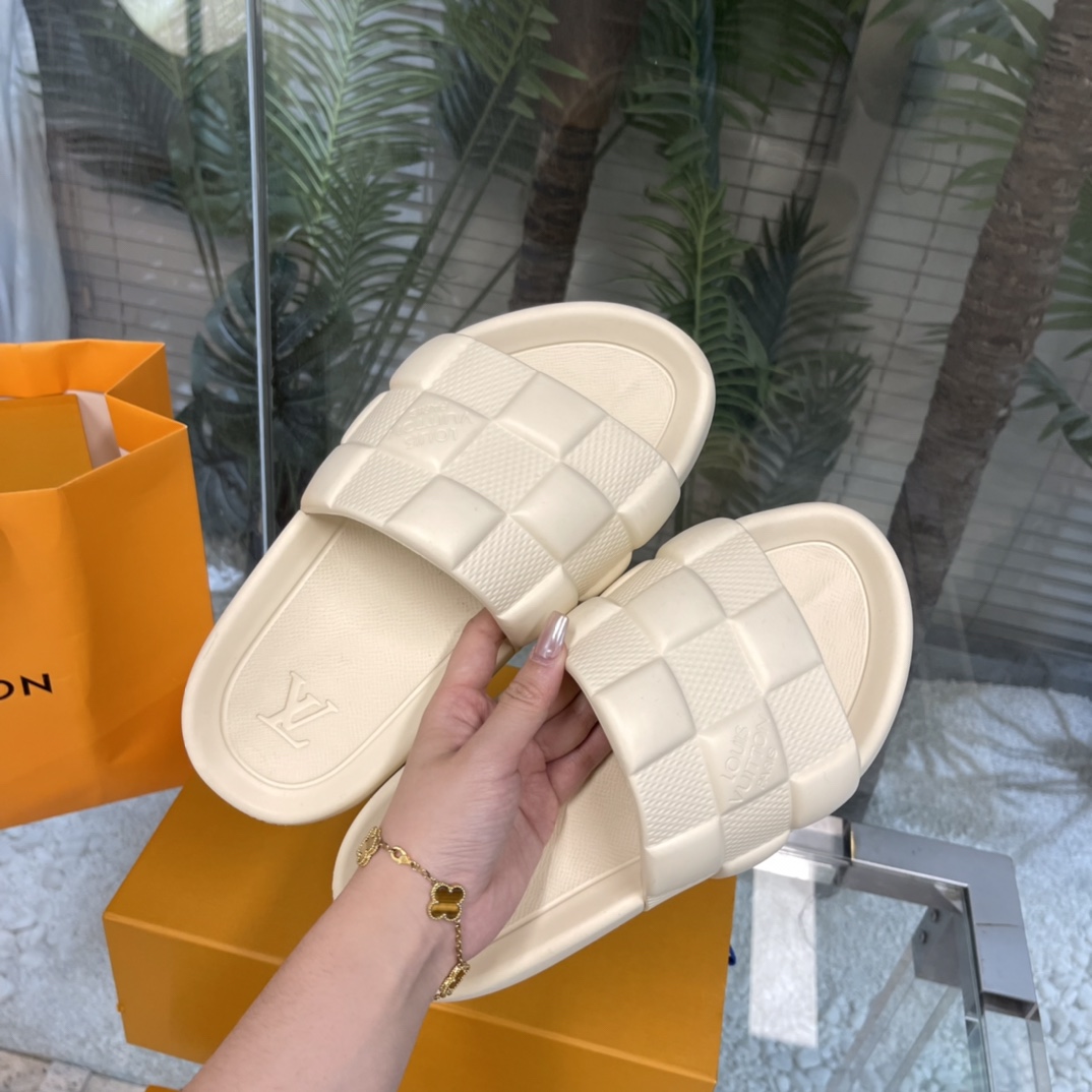 Louis Vuitton Waterfront Mules   1AAR9U - FashionPlug