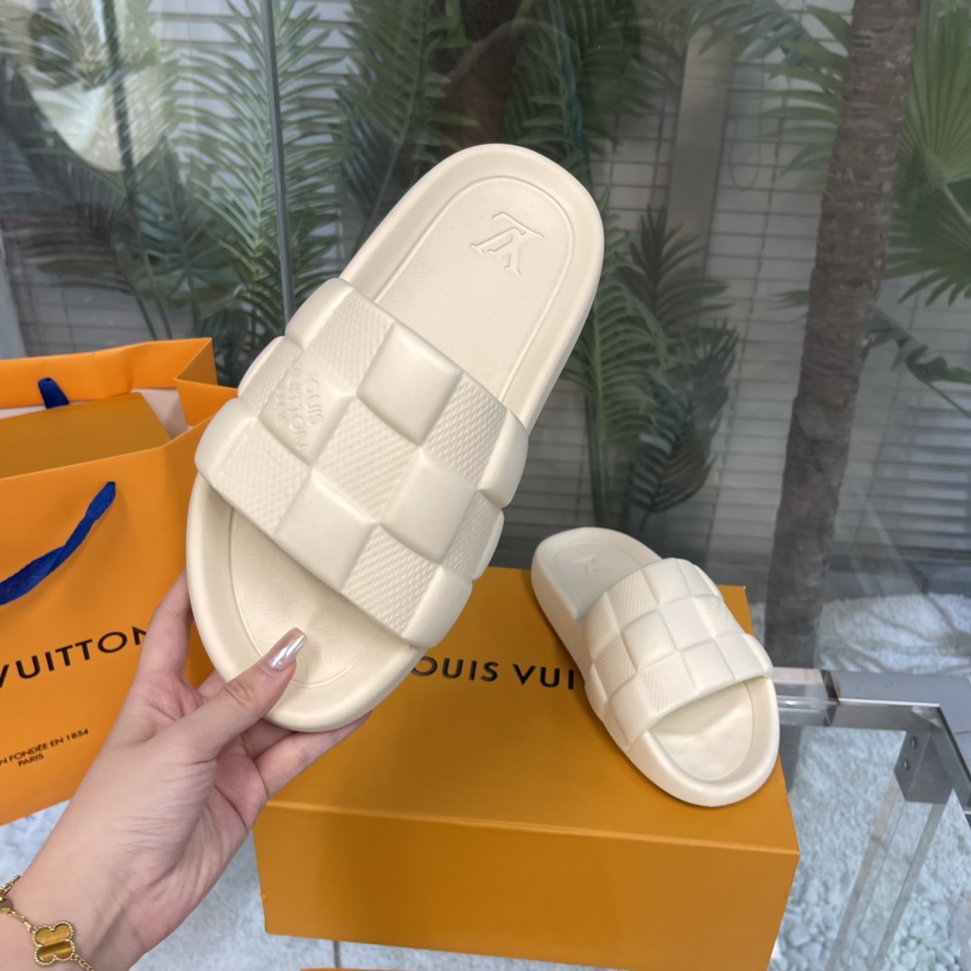 Louis Vuitton Waterfront Mules   1AAR9U - FashionPlug