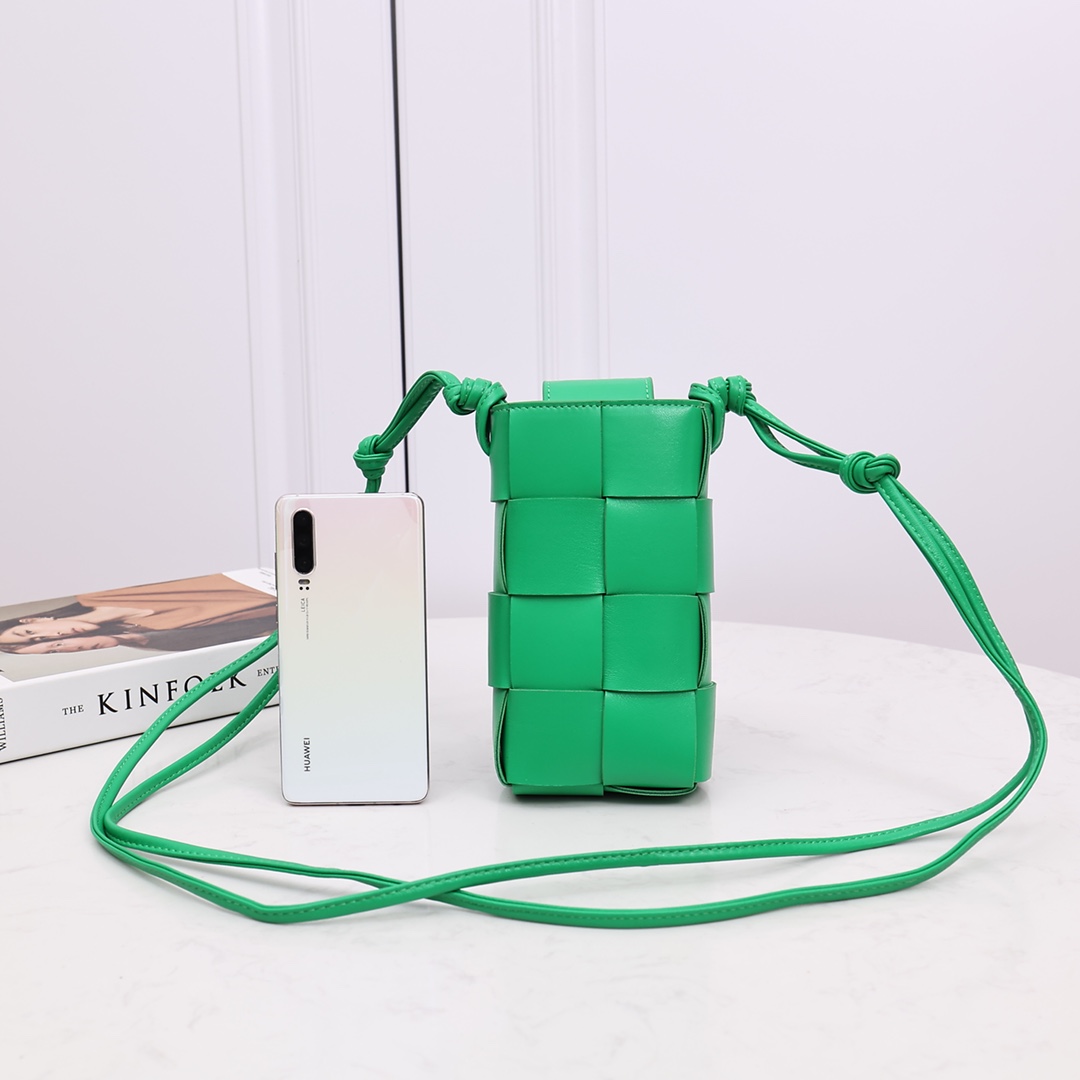 Bottega Veneta Phone Pouch - FashionPlug
