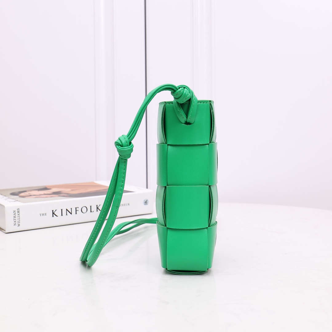 Bottega Veneta Phone Pouch - FashionPlug