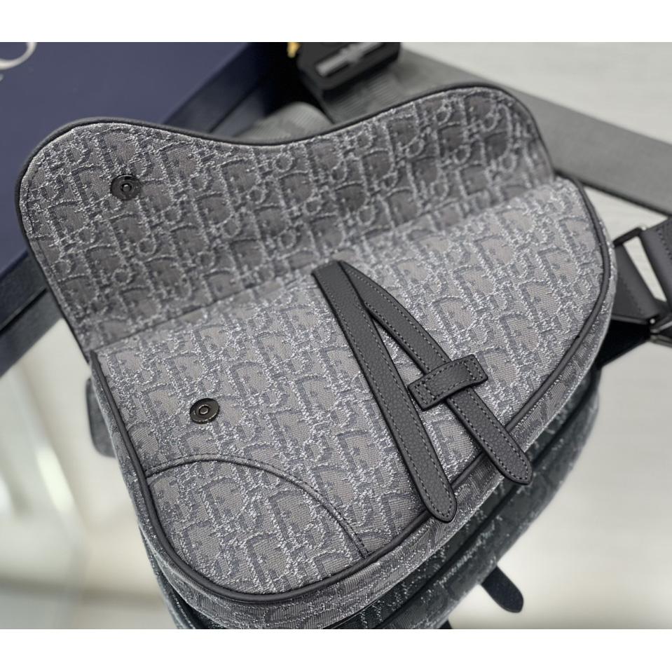 Dior Saddle Bag - FashionPlug