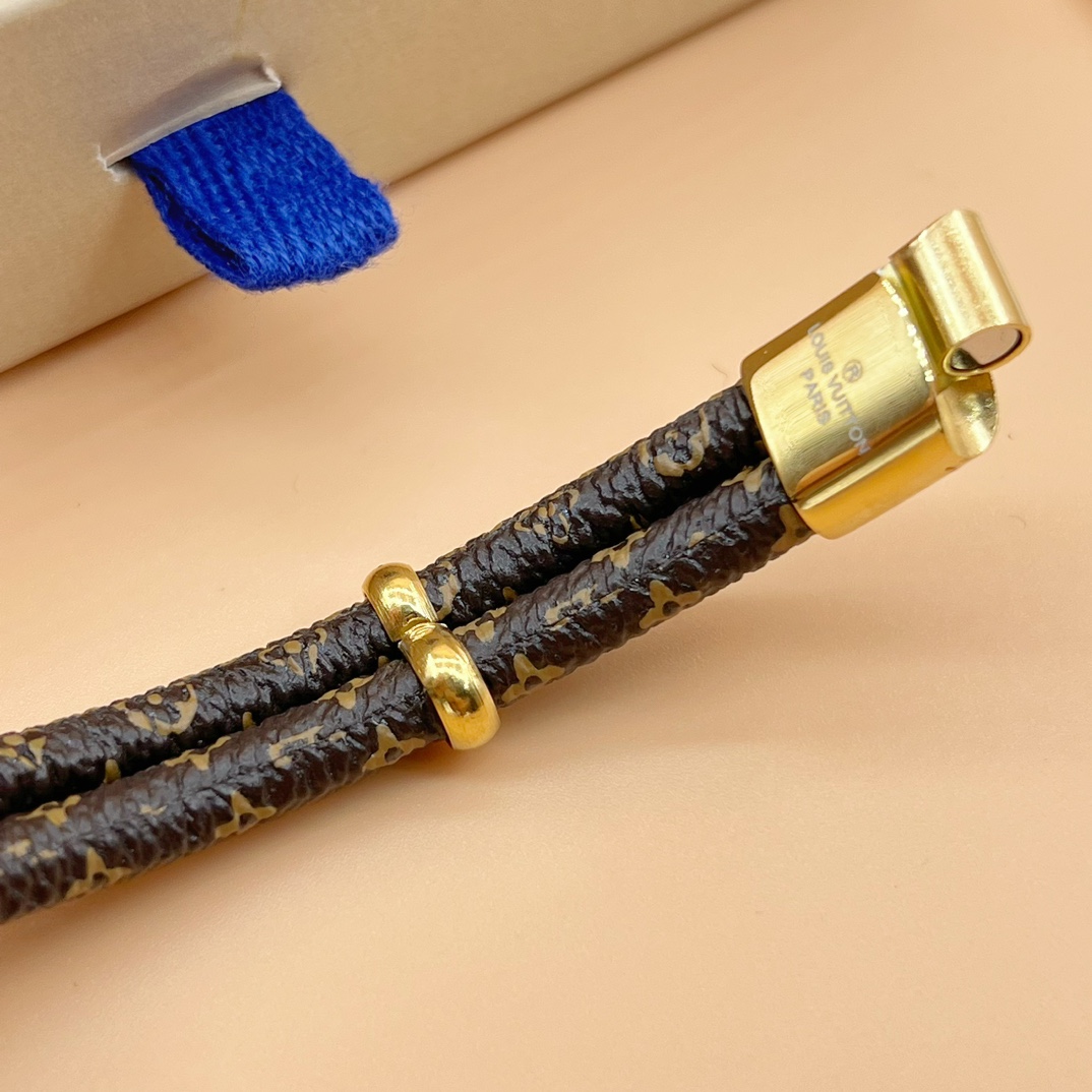 Louis Vuitton Keep It Twice Bracelet      M8109E - FashionPlug