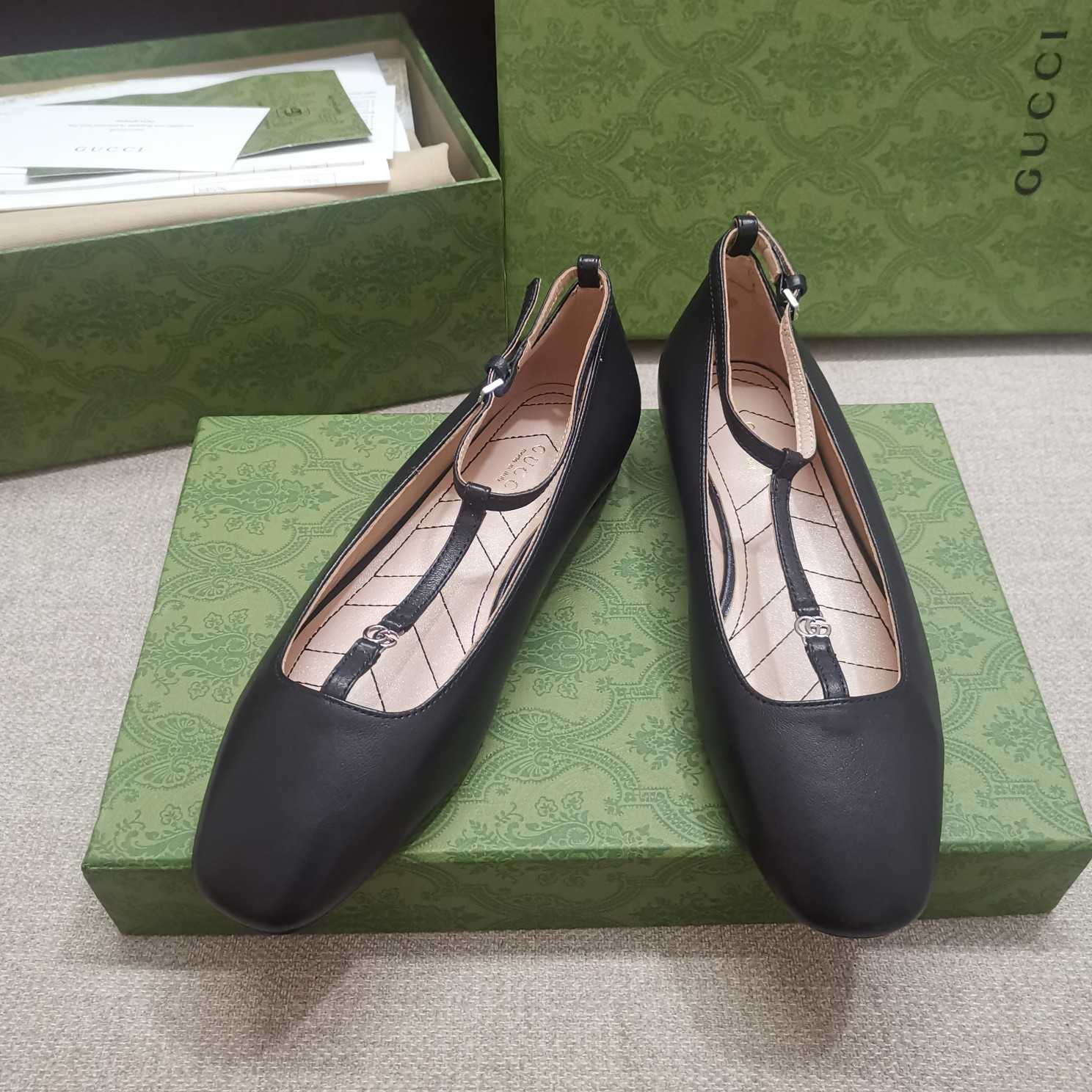 Gucci Women's Ballet Flat With Double G - FashionPlug