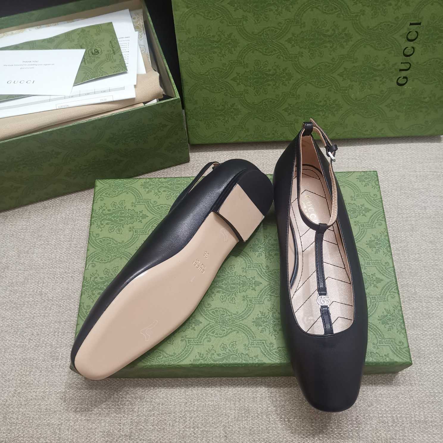 Gucci Women's Ballet Flat With Double G - FashionPlug