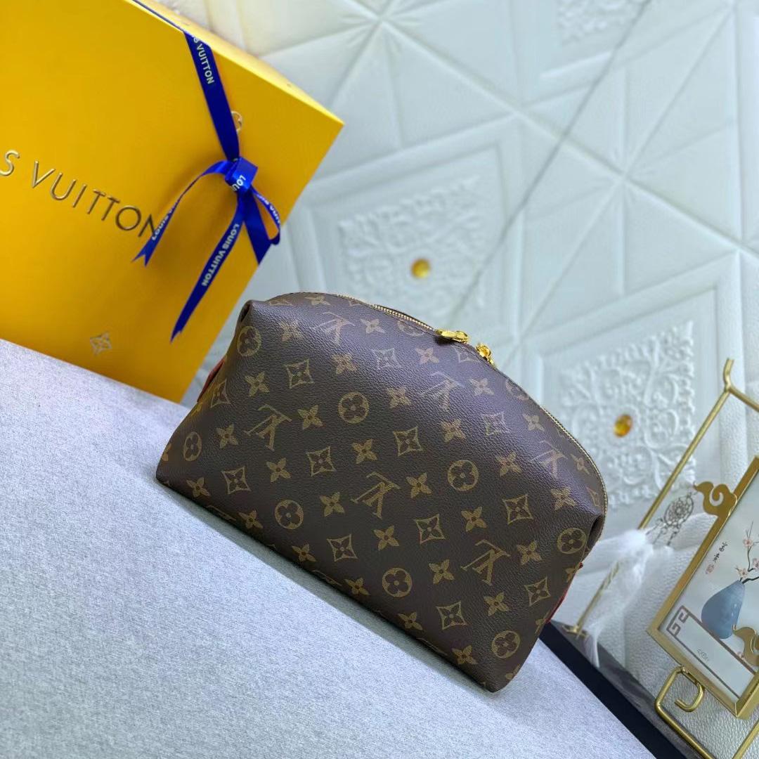 Louis Vuitton Cosmetic Pouch (27-18-9CM)      - FashionPlug