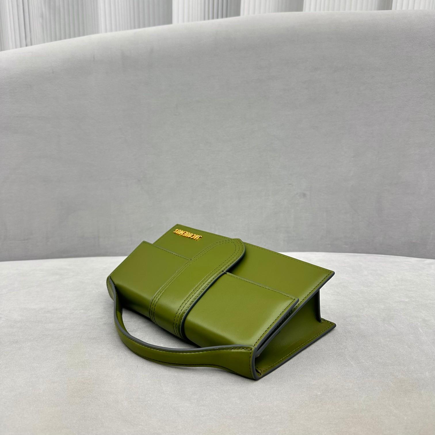 Jacquemus Le Bambino - FashionPlug