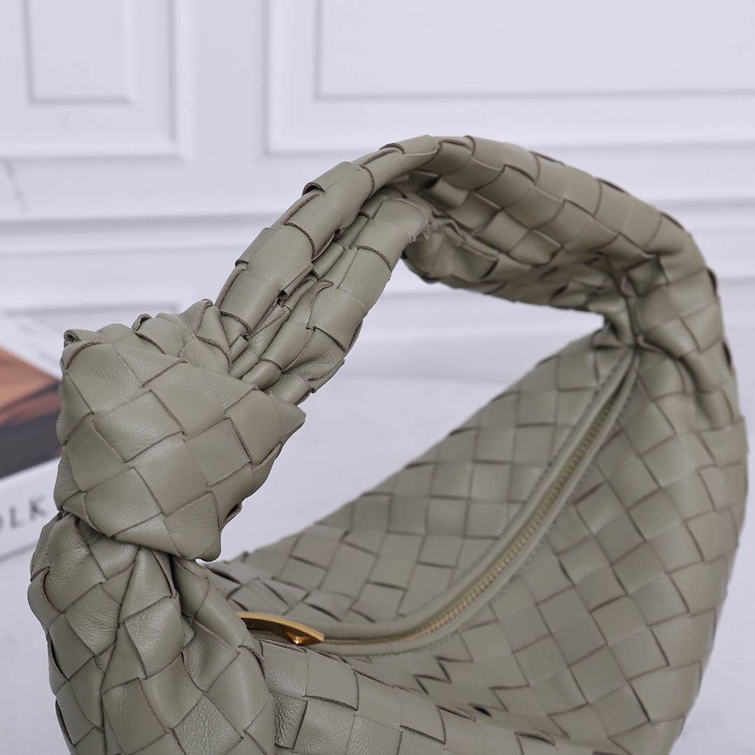 Bottega Veneta Teen Jodie - FashionPlug