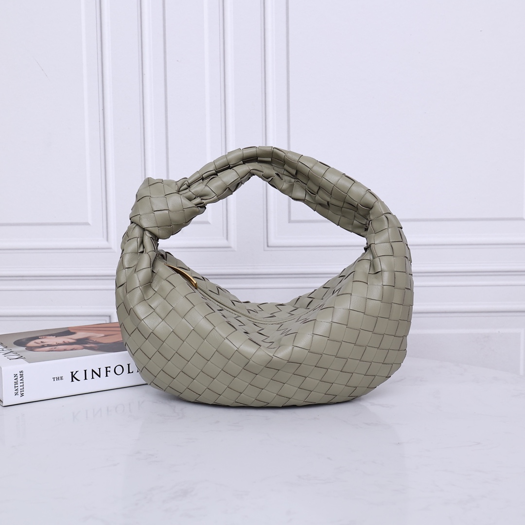 Bottega Veneta Teen Jodie - FashionPlug