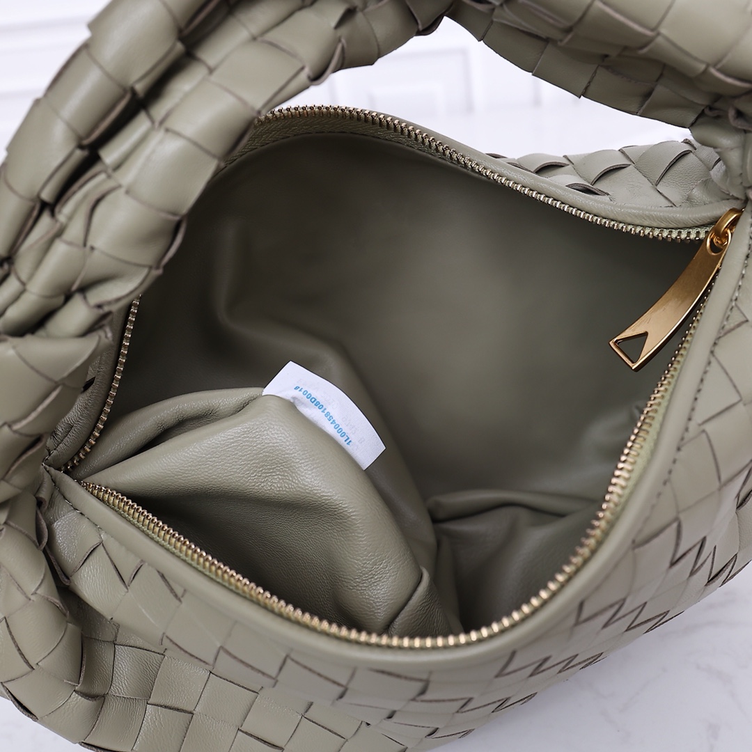 Bottega Veneta Teen Jodie - FashionPlug
