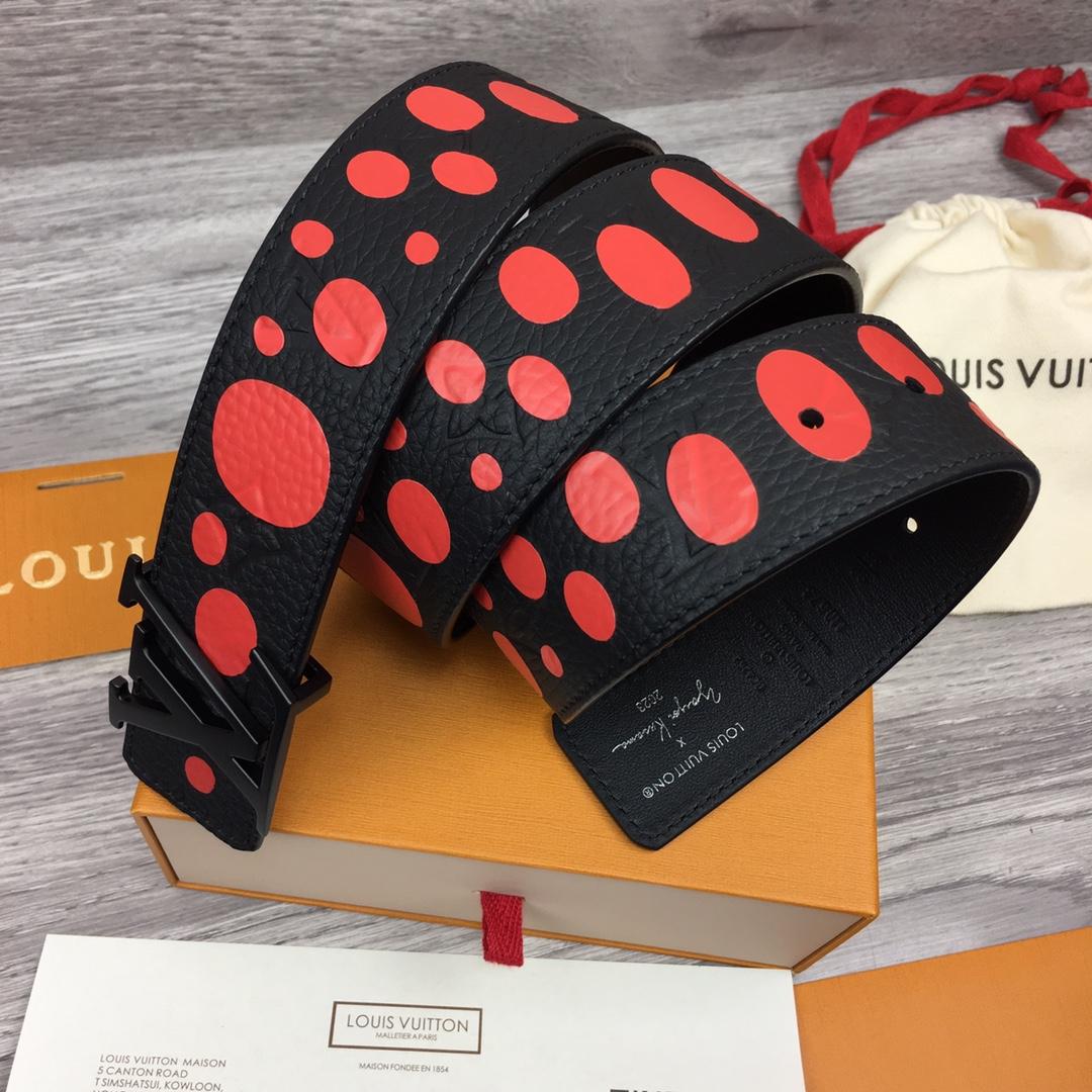 Louis Vuitton LV X YK LV Initiales 40MM Reversible Belt   M0673T - FashionPlug