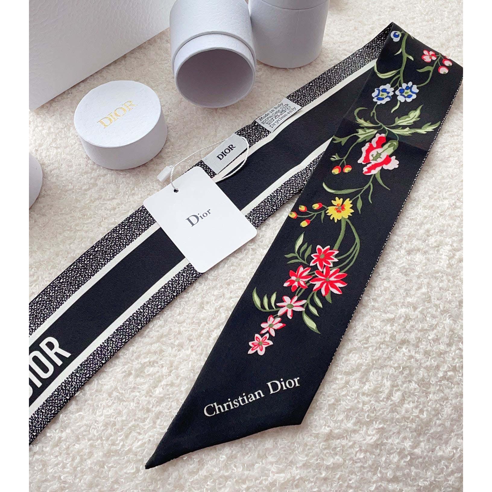 Dior Petites Fleurs Mitzah Scarf - FashionPlug