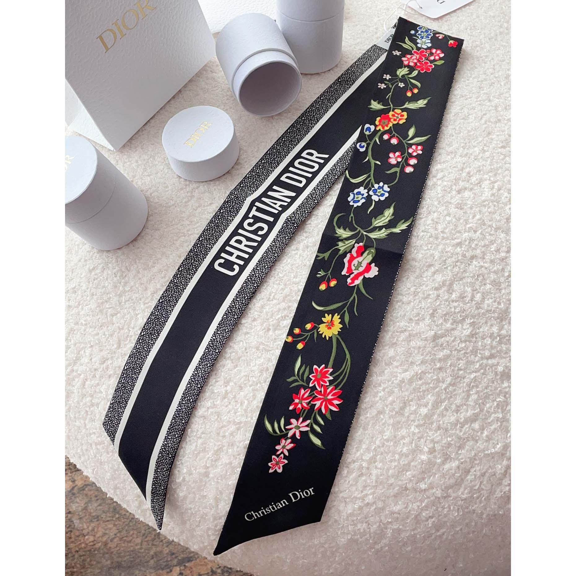 Dior Petites Fleurs Mitzah Scarf - FashionPlug