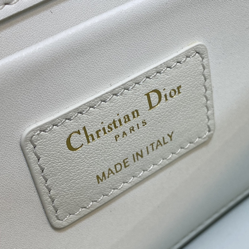 Dior 30 Montaigne Bag - FashionPlug