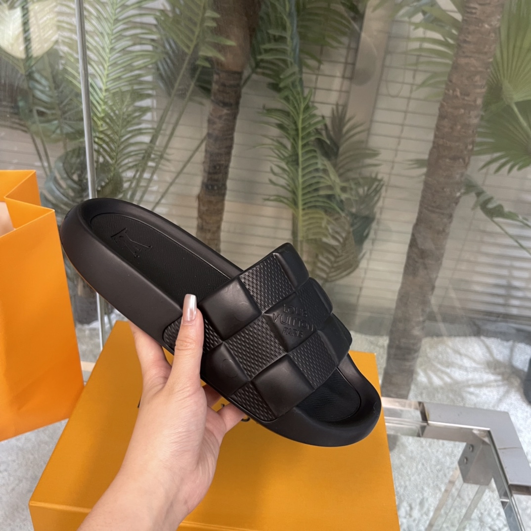 Louis Vuitton Waterfront Mules   1AAR8W - FashionPlug