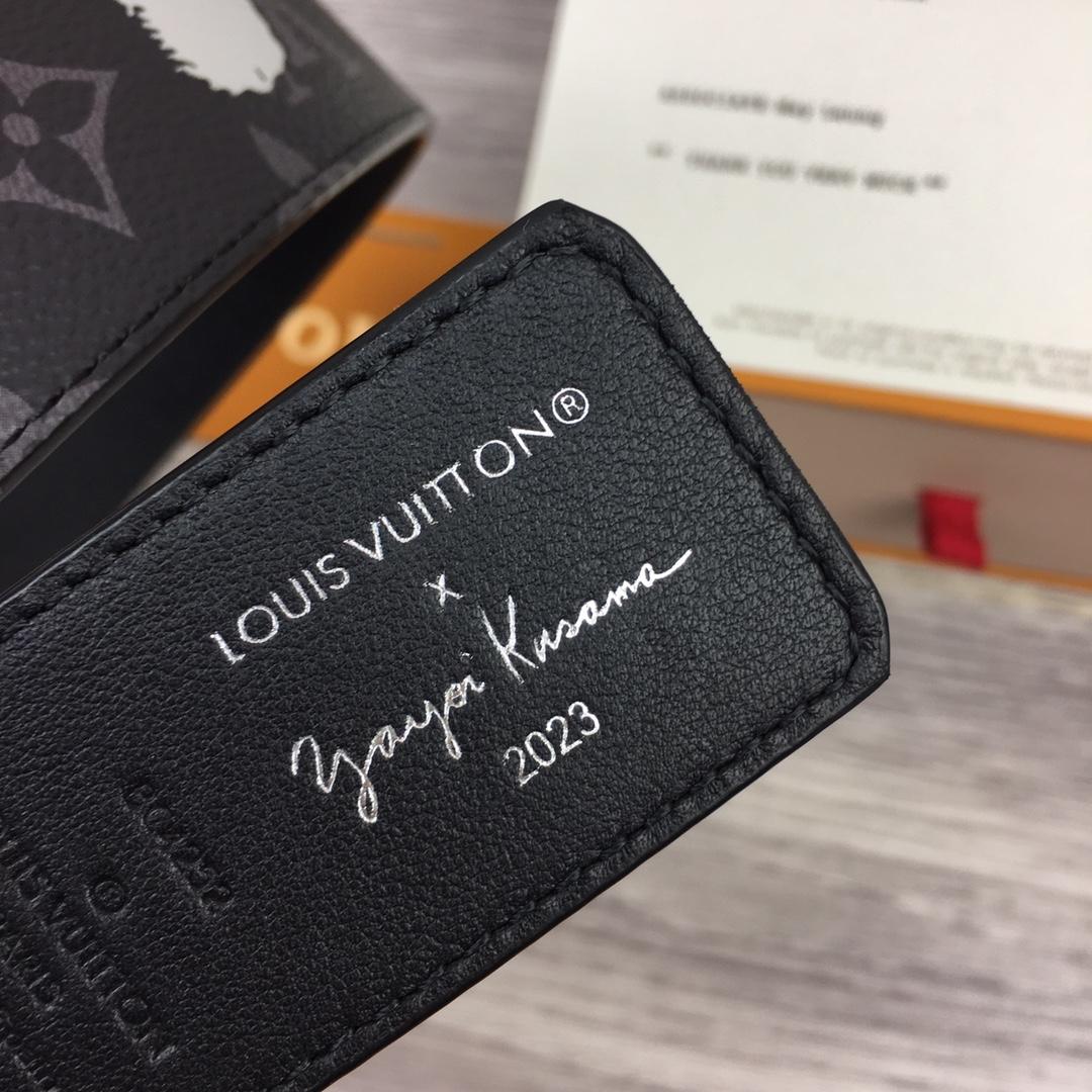 Louis Vuitton LV X YK LV Initiales 40MM Reversible Belt     M0654U - FashionPlug