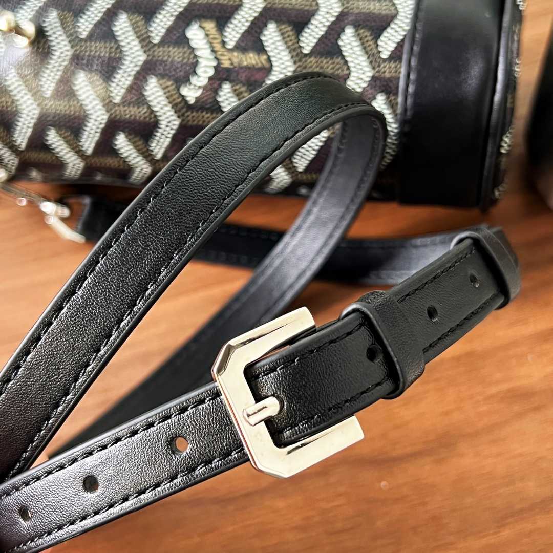 Goyard Yonne MM Case & Flask - FashionPlug