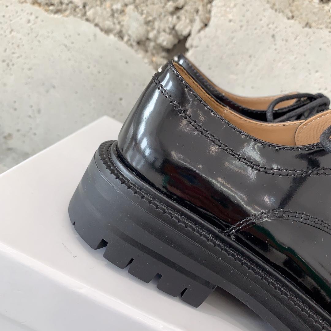 Maison Margiela Tabi Lace-Ups Loafers - FashionPlug