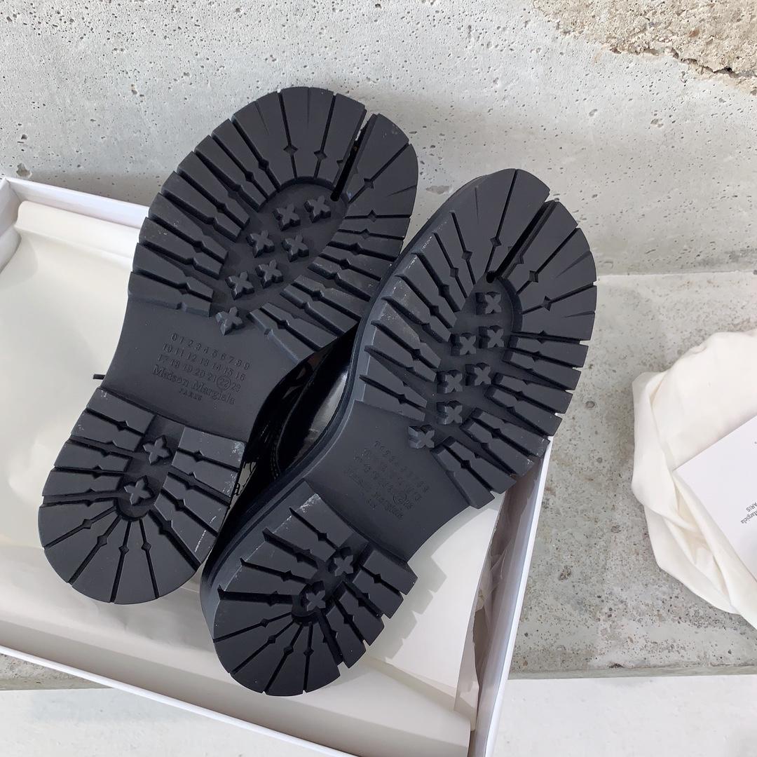 Maison Margiela Tabi Lace-Ups Loafers - FashionPlug