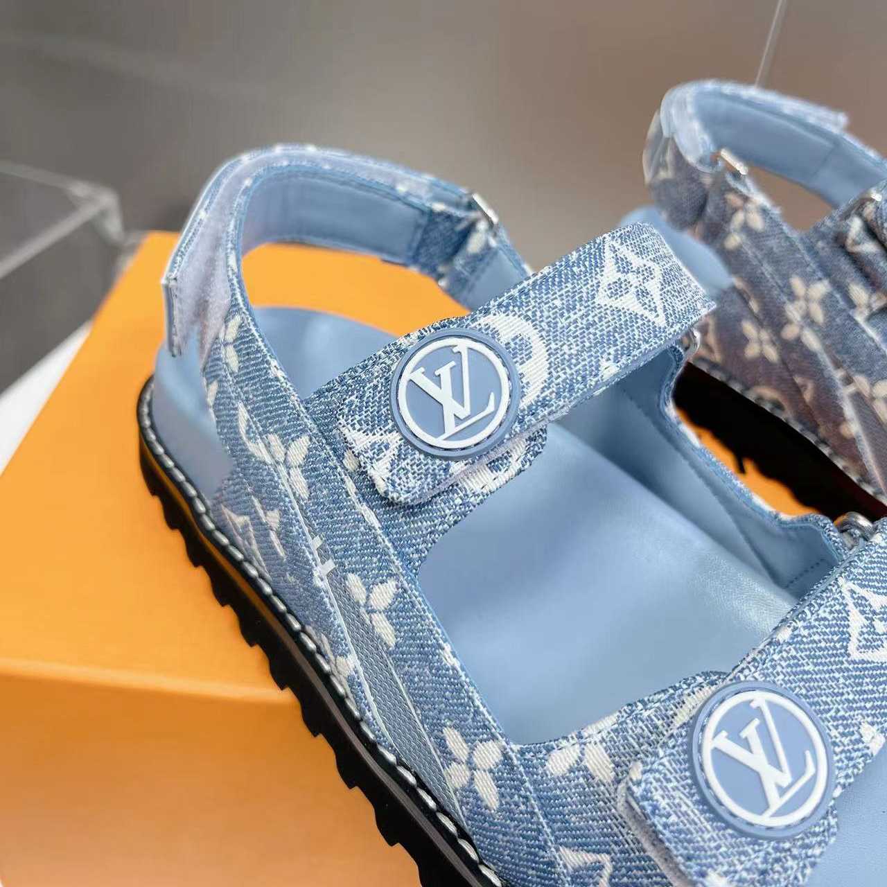 Louis Vuitton Paseo Flat Comfort Sandal    1AB0T8 - FashionPlug