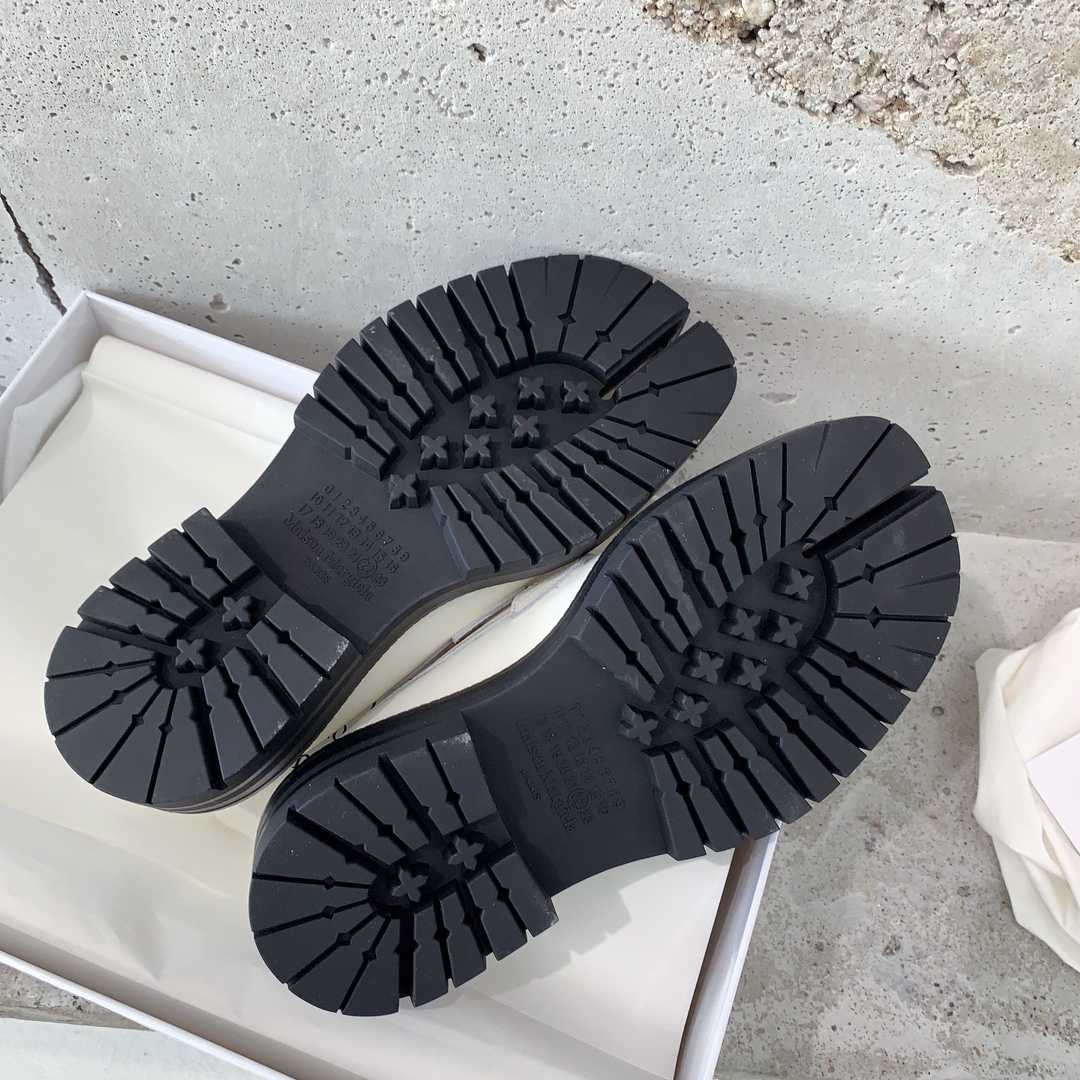 Maison Margiela Tabi Loafers - FashionPlug