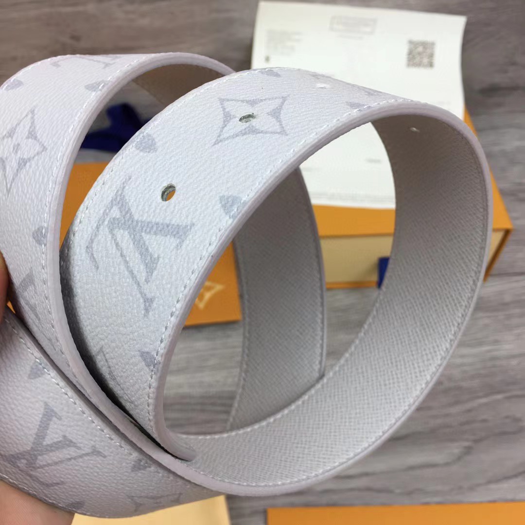 Louis Vuitton LV Initiales 40MM Reversible Belt     M0158V - FashionPlug