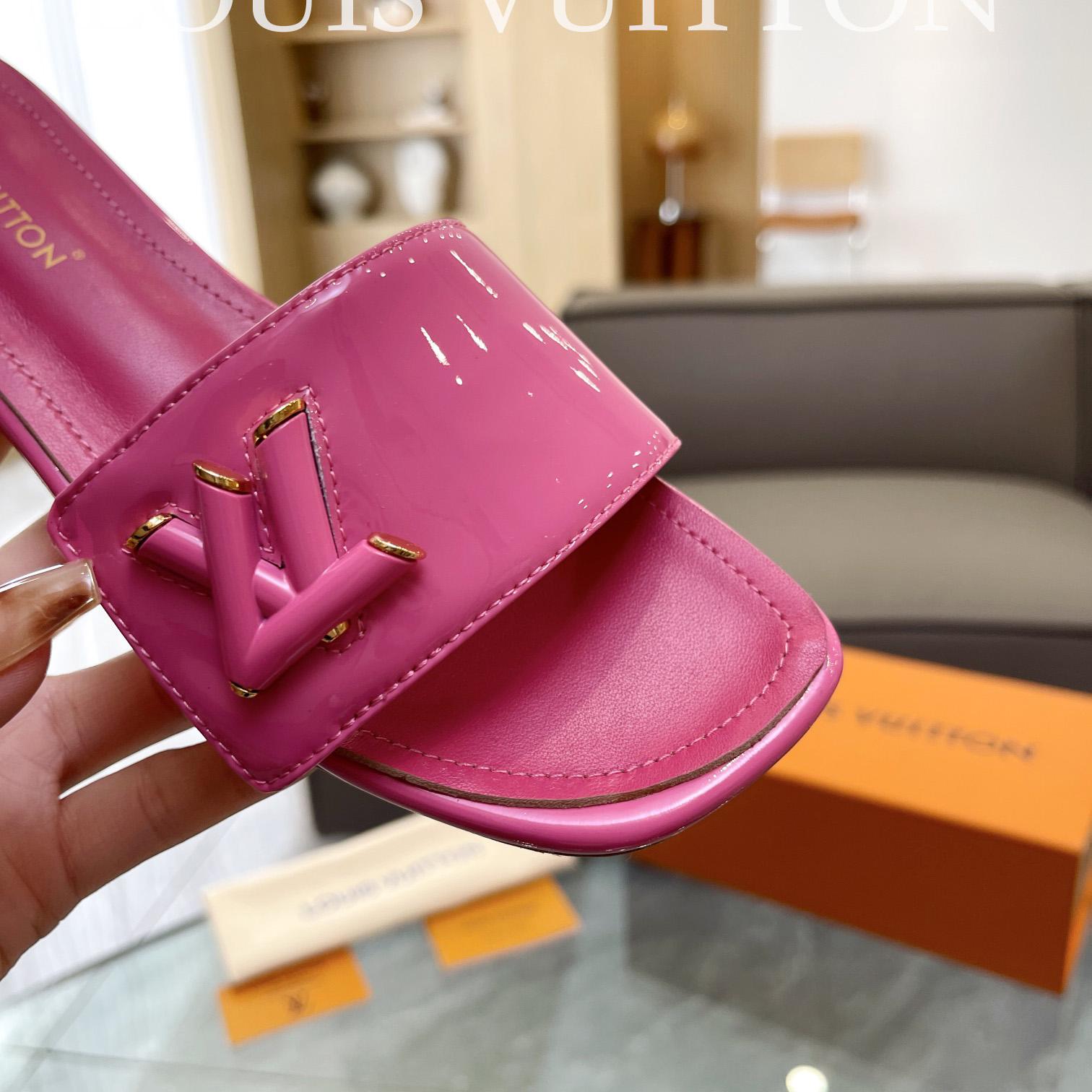 Louis Vuitton Shake Flat Mule       - FashionPlug