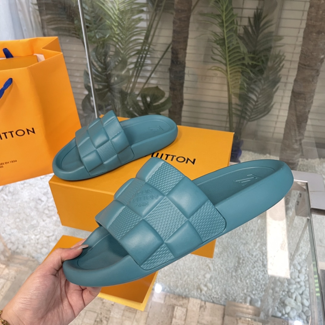 Louis Vuitton Waterfront Mules   1AAR9D - FashionPlug