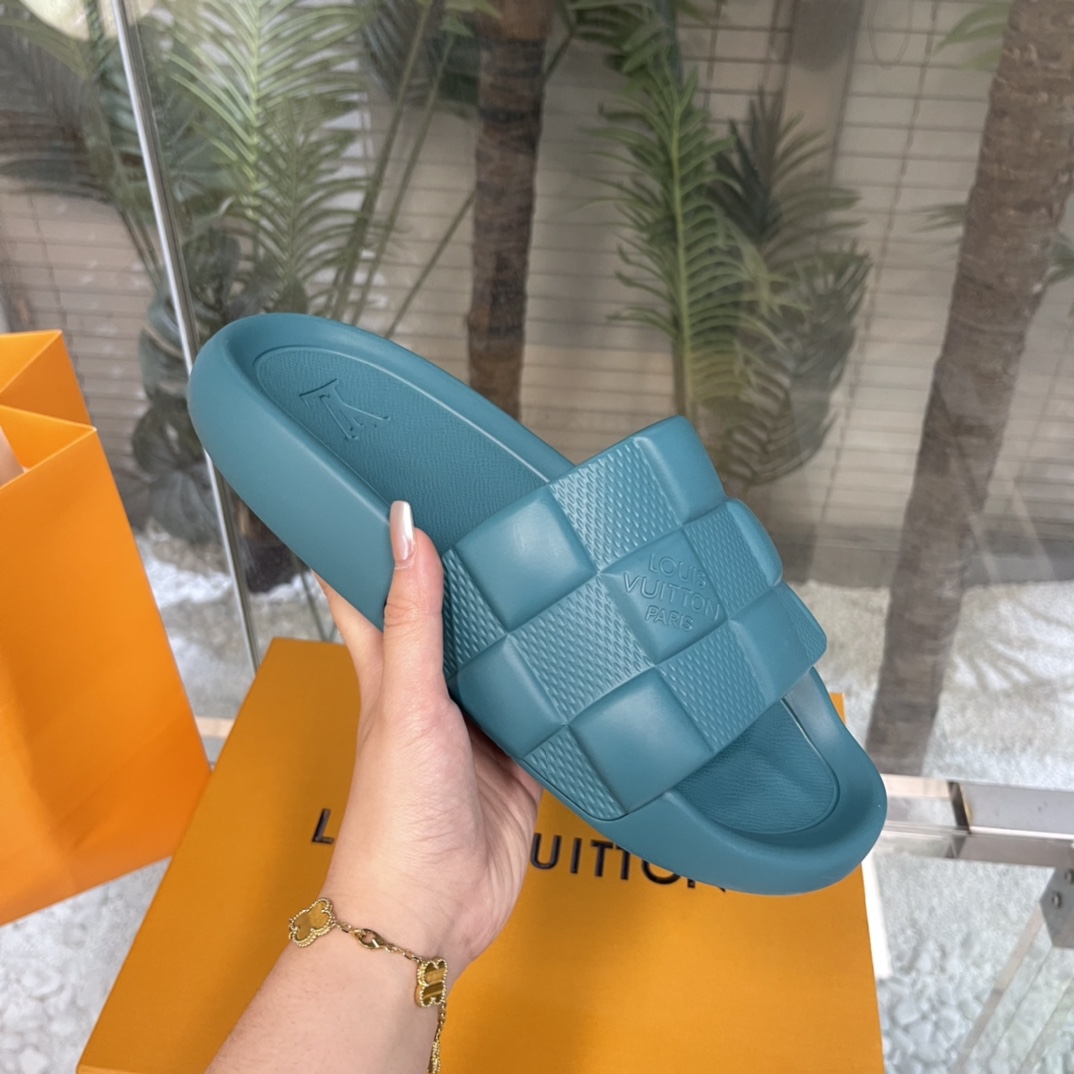 Louis Vuitton Waterfront Mules   1AAR9D - FashionPlug