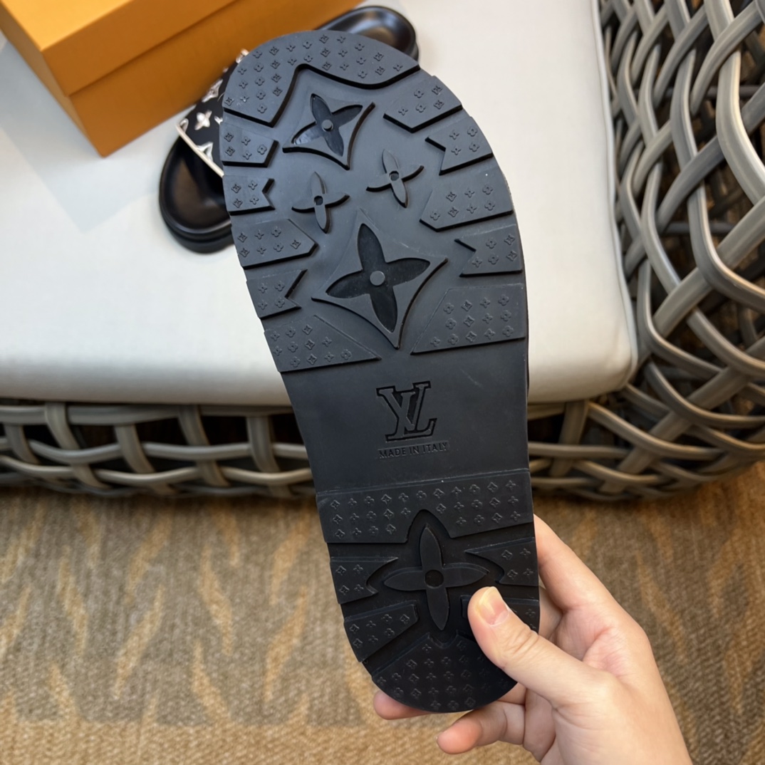 Louis Vuitton Monogram Sandals - FashionPlug