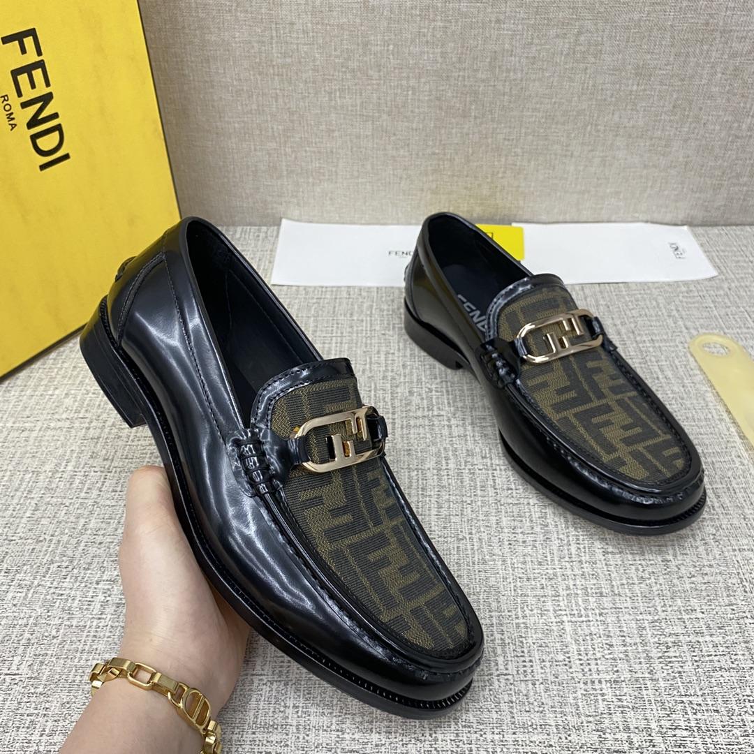 Fendi O-Lock Loafers - FashionPlug