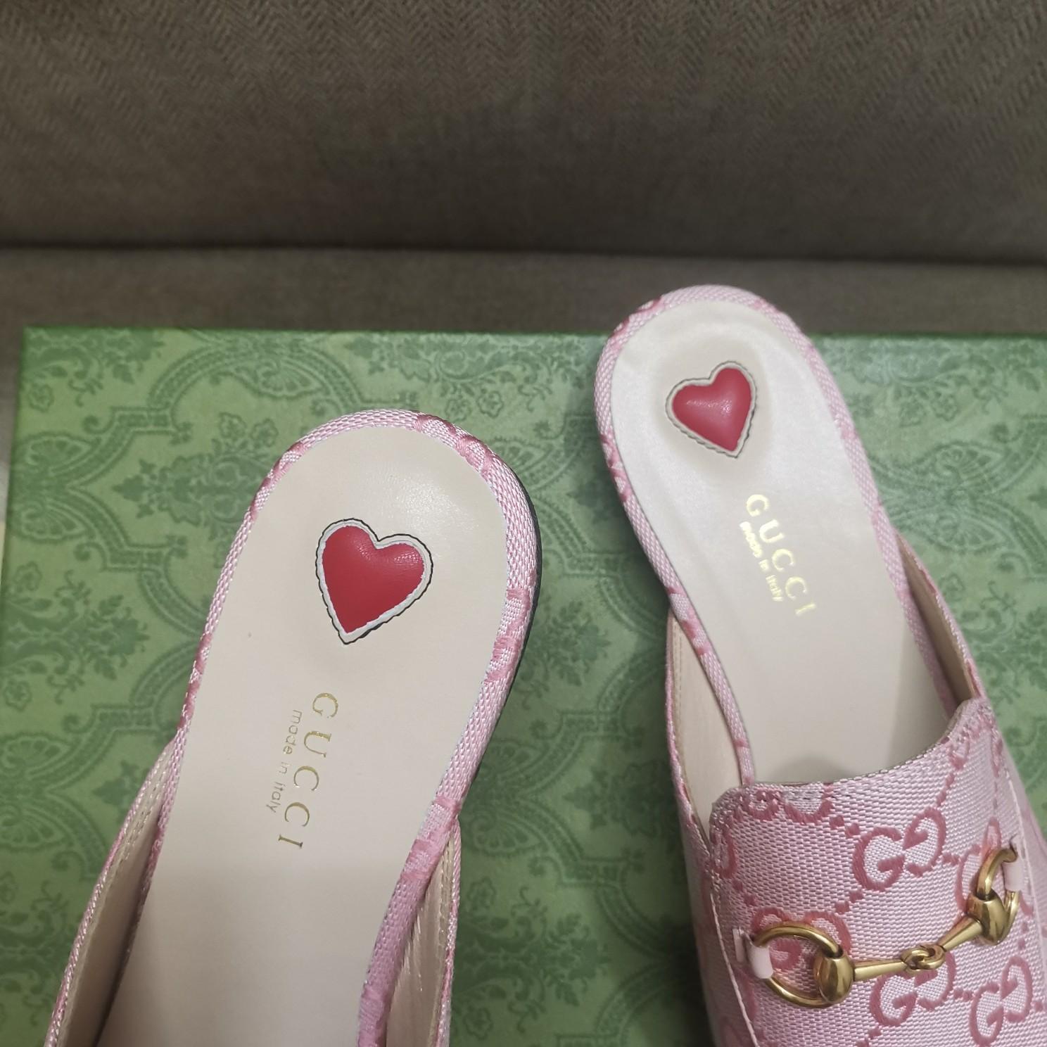 Gucci Women's Princetown GG slipper - FashionPlug
