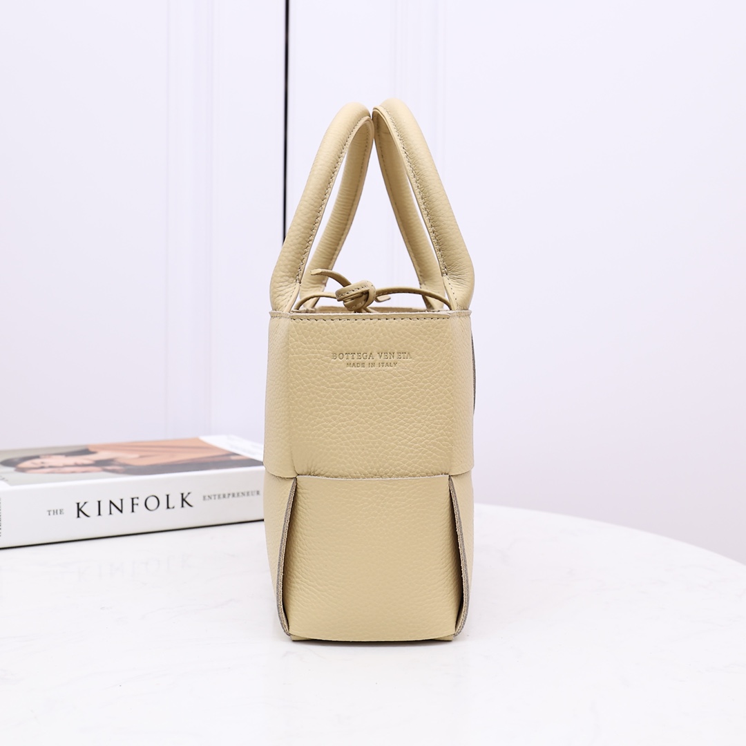 Bottega Veneta Mini Arco Tote Bag - FashionPlug