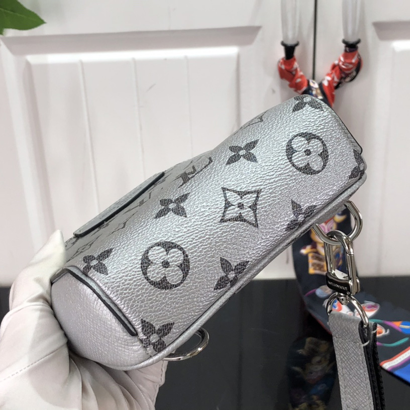 Louis Vuitton Outdoor Slingbag  (13-21-5cm)   M30833 - FashionPlug