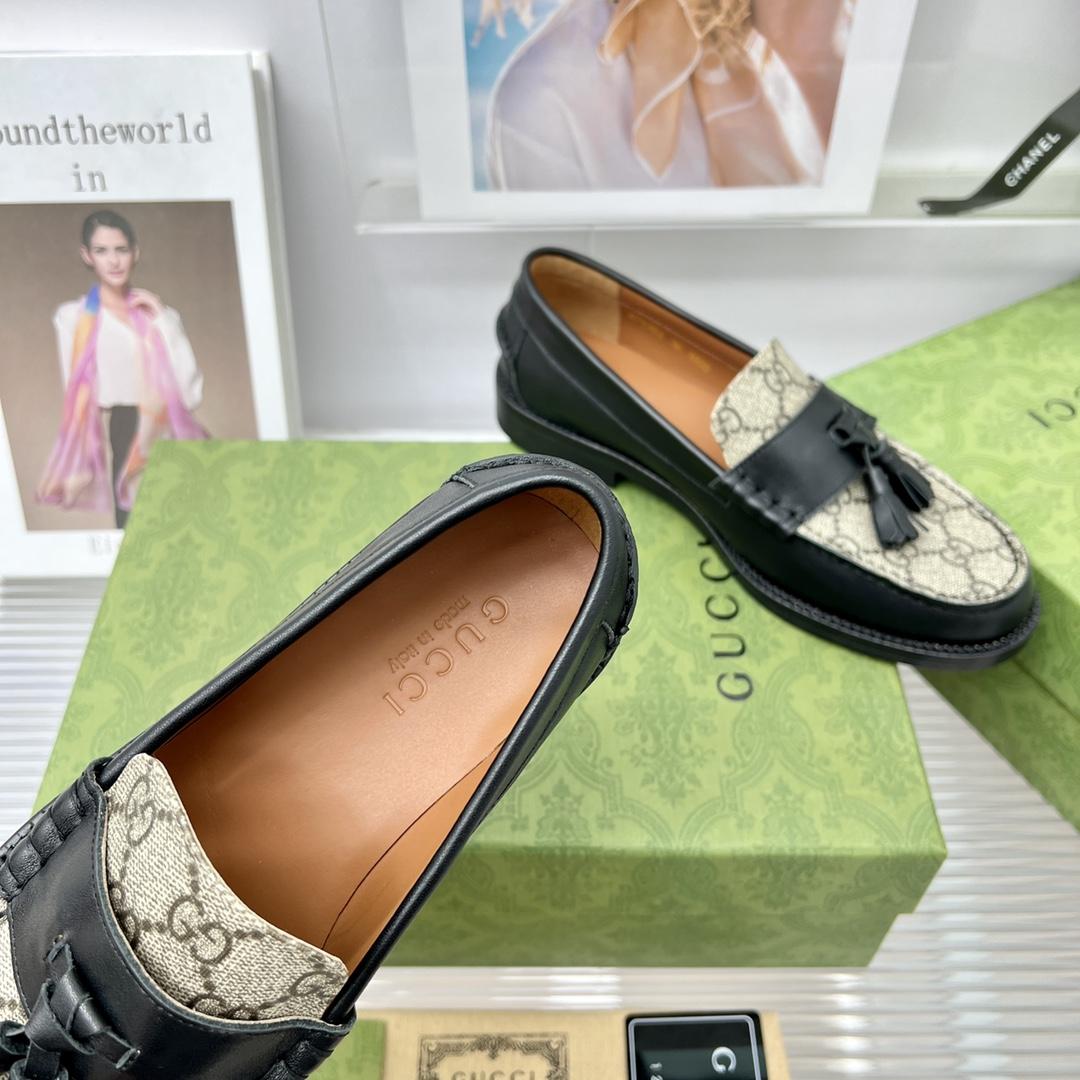 Gucci GG Loafer With Tassel - FashionPlug