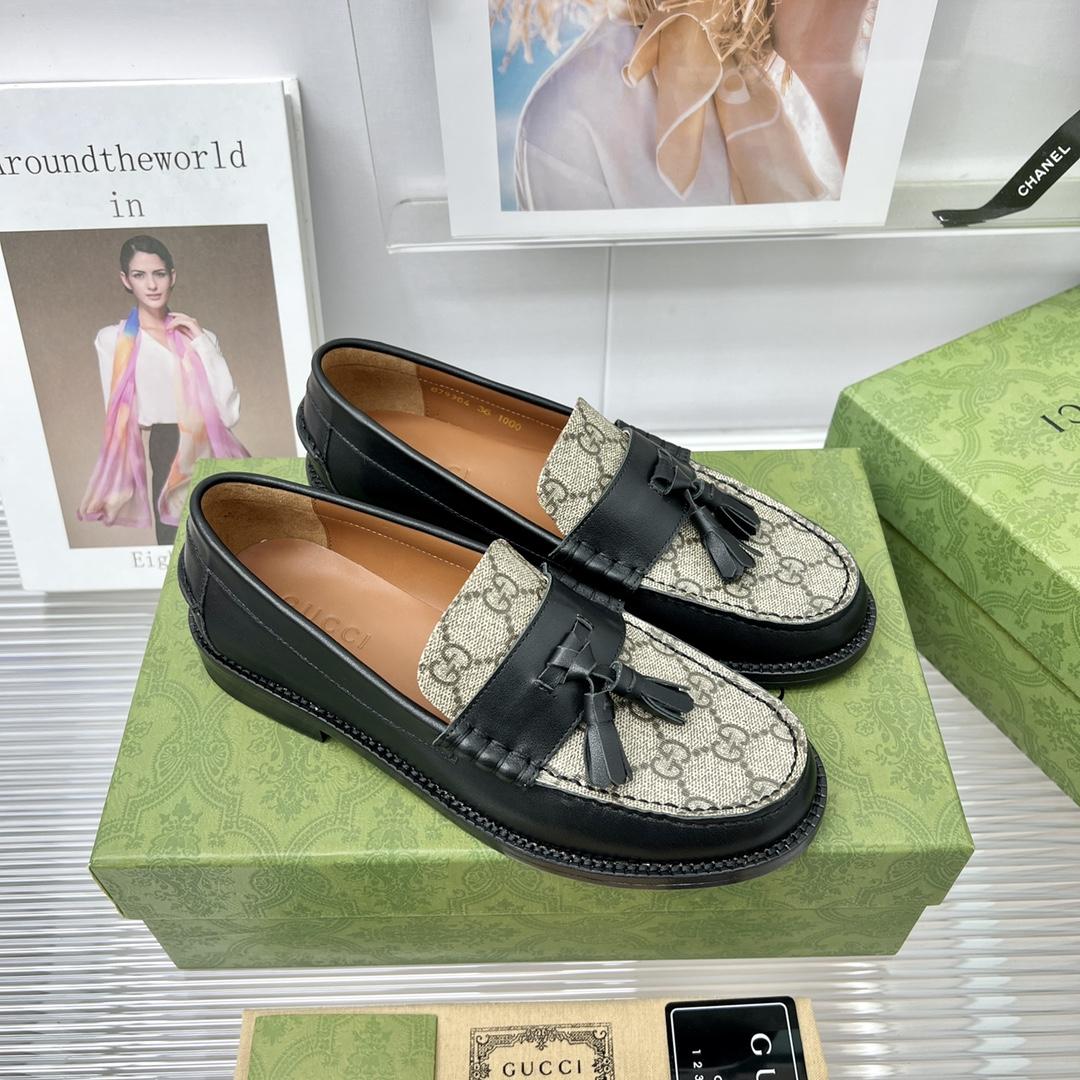 Gucci GG Loafer With Tassel - FashionPlug
