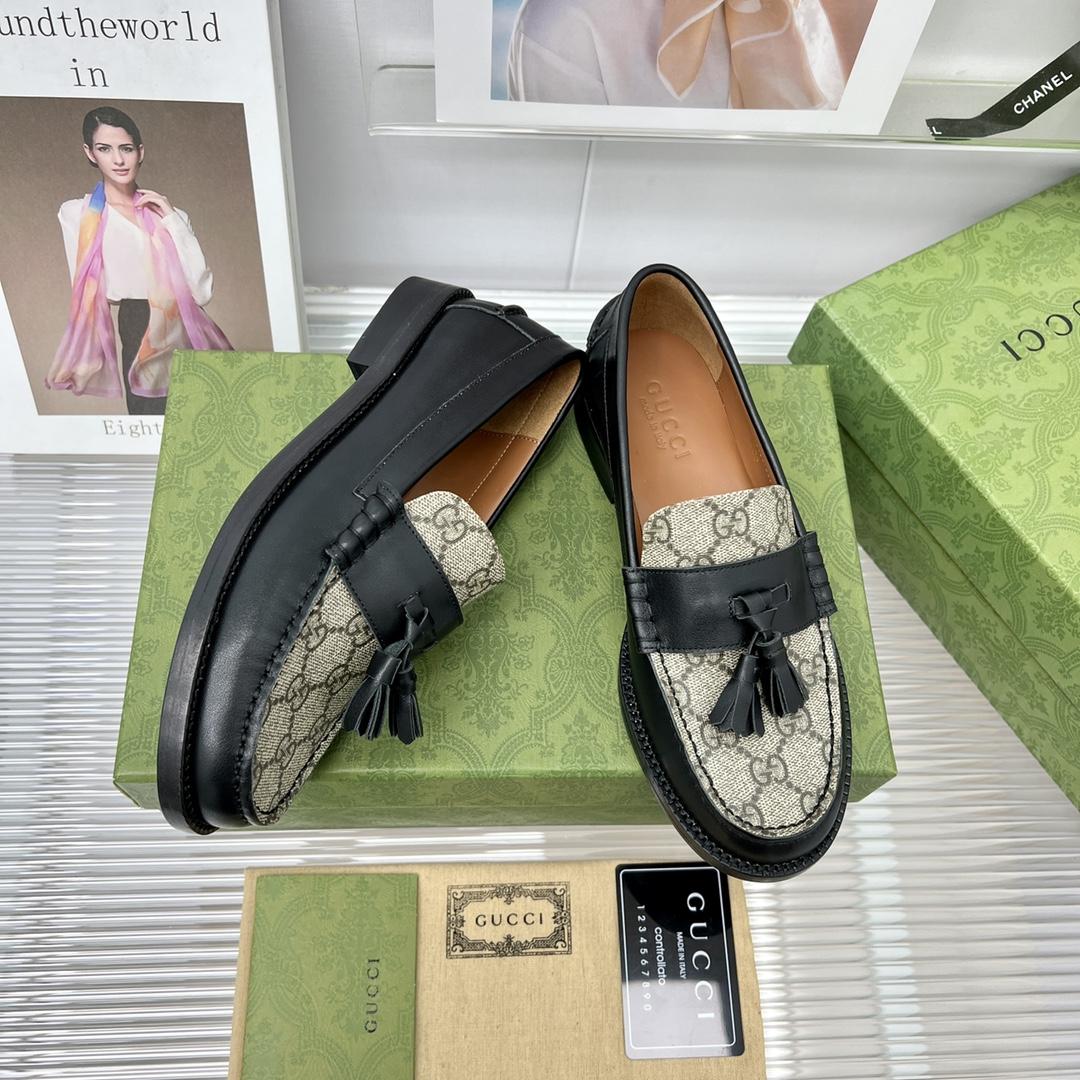 Gucci GG Loafer With Tassel - FashionPlug