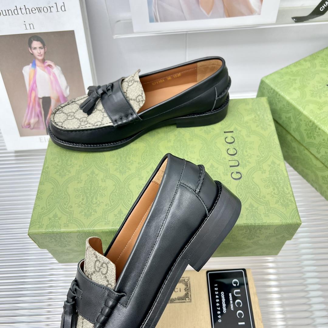 Gucci GG Loafer With Tassel - FashionPlug