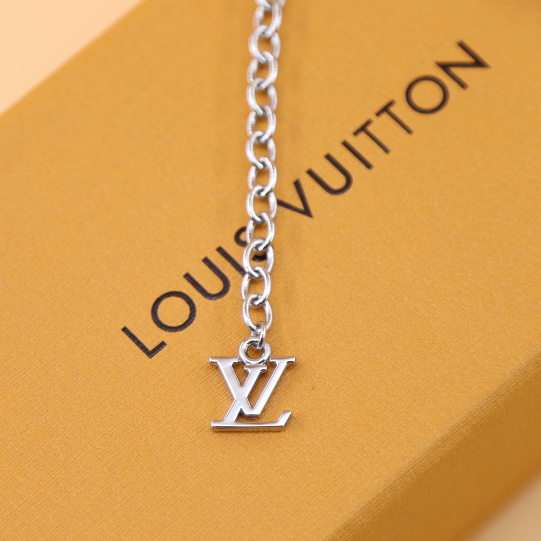 Louis Vuitton Monogram Party Bracelet    MP3282 - FashionPlug