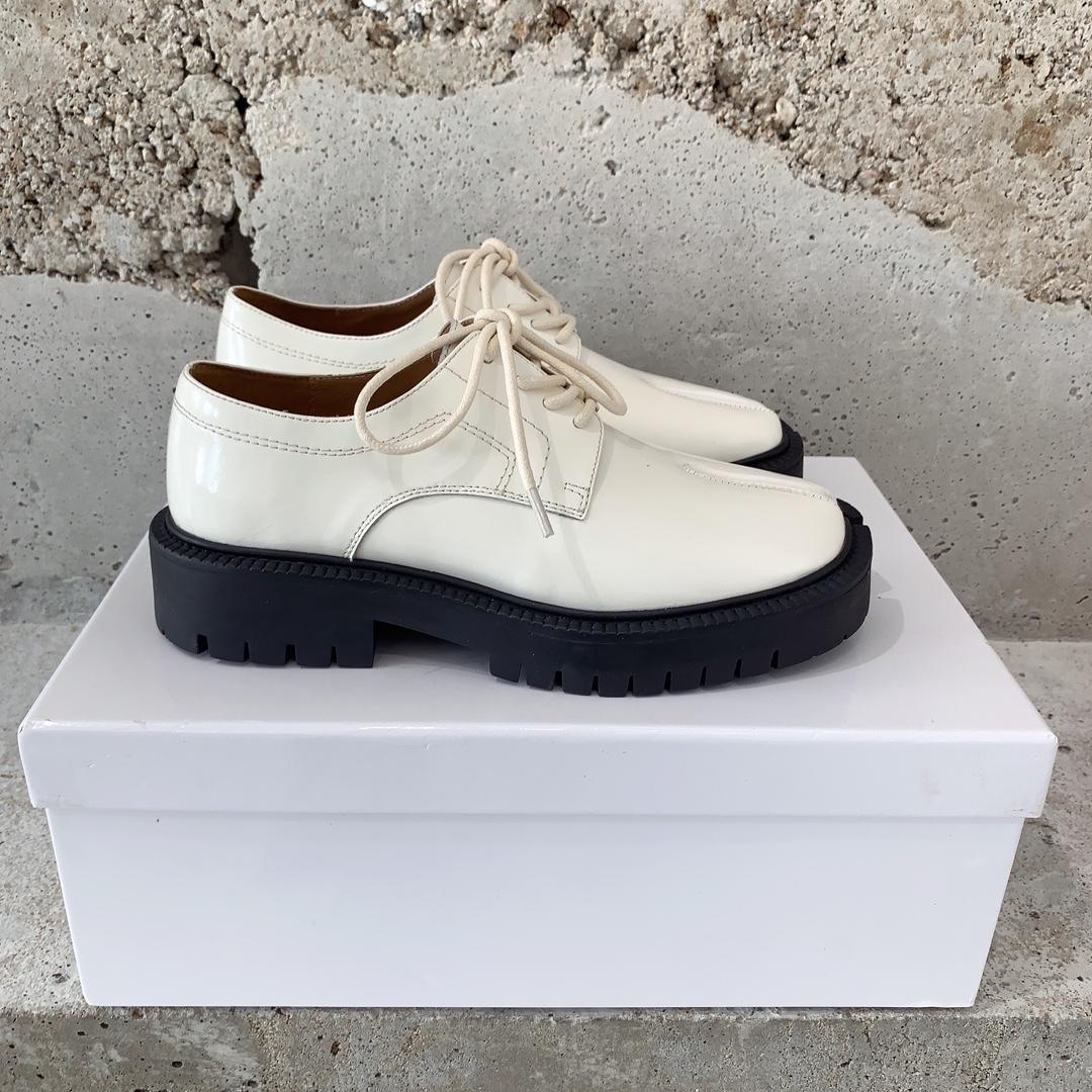 Maison Margiela Tabi Lace-Ups Loafers - FashionPlug