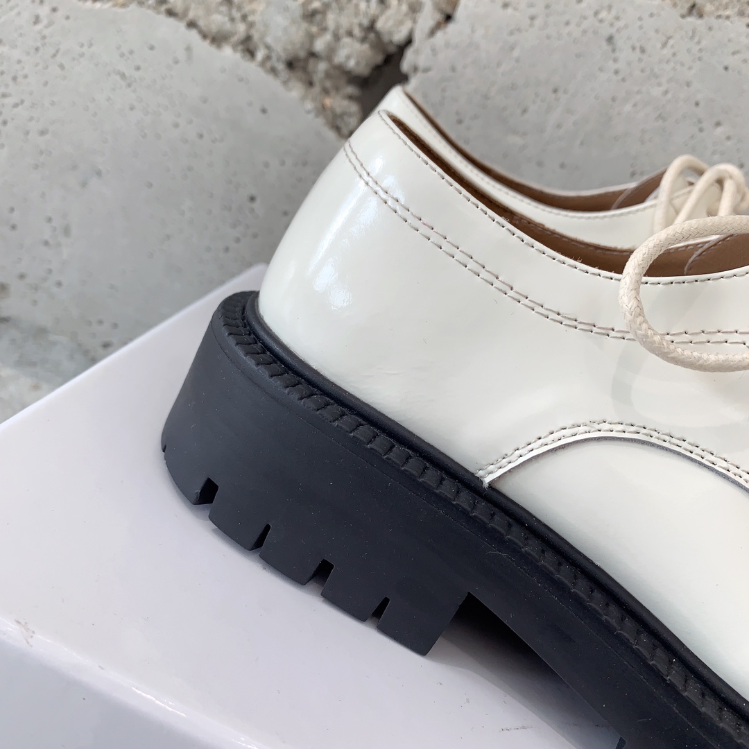 Maison Margiela Tabi Lace-Ups Loafers - FashionPlug