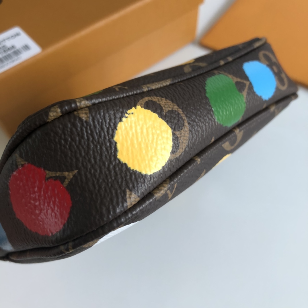 Louis Vuitton LV x YK Mini Pochette Accessoires(14 x 9 x 2cm)        M81866 - FashionPlug