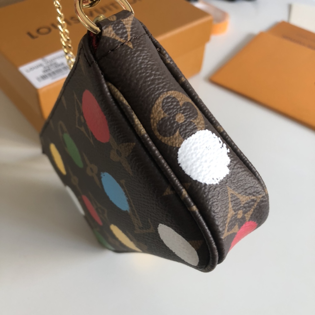 Louis Vuitton LV x YK Mini Pochette Accessoires(14 x 9 x 2cm)        M81866 - FashionPlug