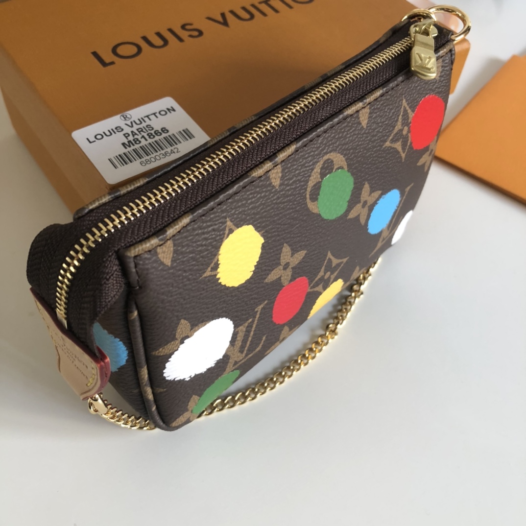 Louis Vuitton LV x YK Mini Pochette Accessoires(14 x 9 x 2cm)        M81866 - FashionPlug