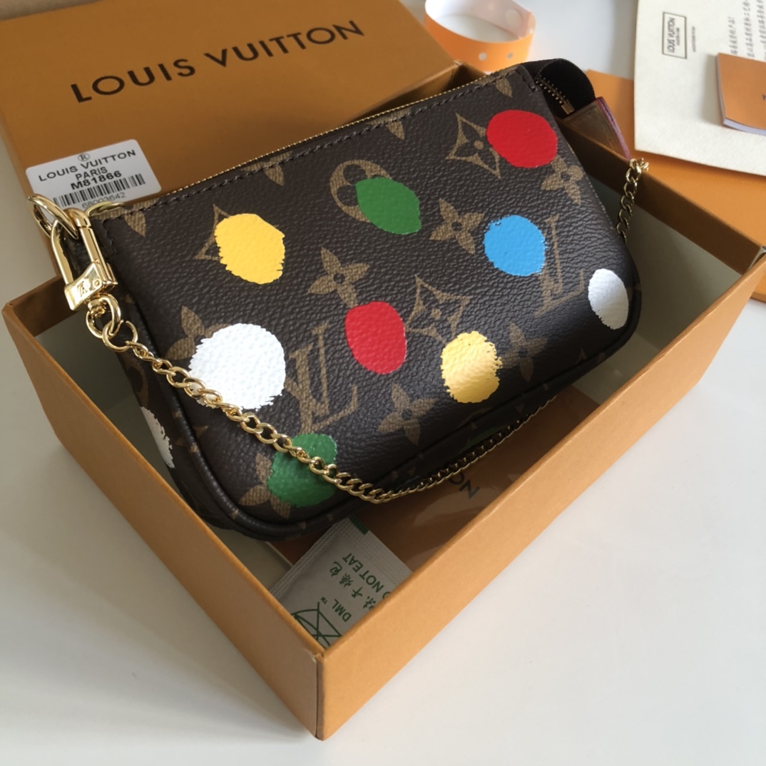 Louis Vuitton LV x YK Mini Pochette Accessoires(14 x 9 x 2cm)        M81866 - FashionPlug