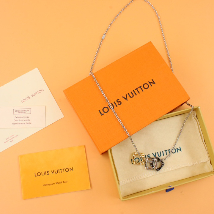 Louis Vuitton Monogram Bold Necklace    M00675 - FashionPlug