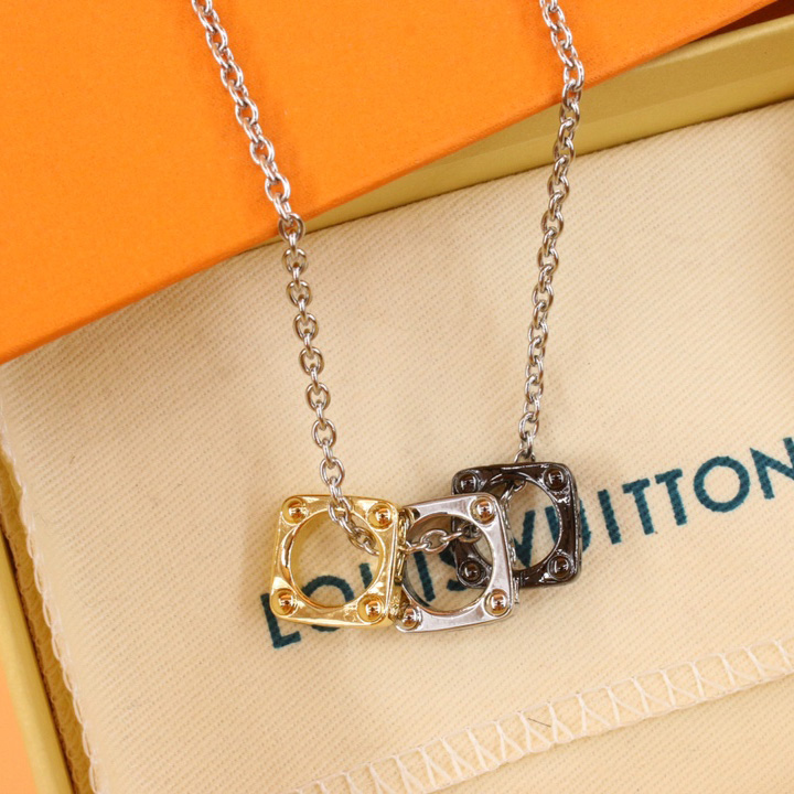 Louis Vuitton Monogram Bold Necklace    M00675 - FashionPlug