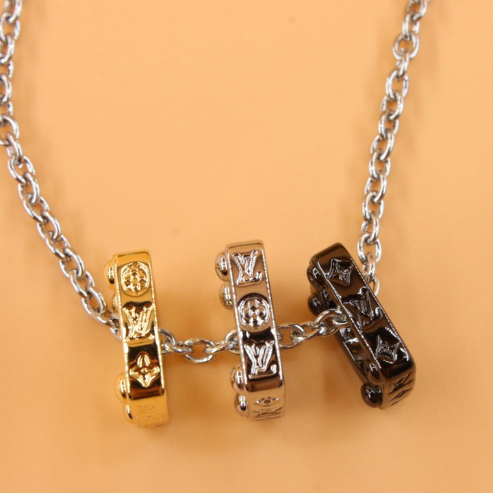 Louis Vuitton Monogram Bold Necklace    M00675 - FashionPlug