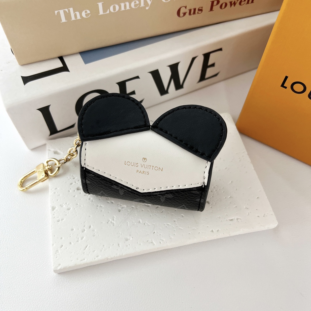Louis Vuitton Panda Earpods Case    GI0861 - FashionPlug
