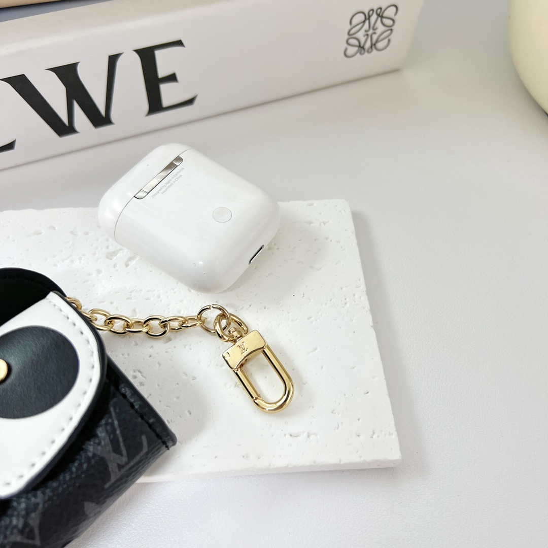 Louis Vuitton Panda Earpods Case    GI0861 - FashionPlug