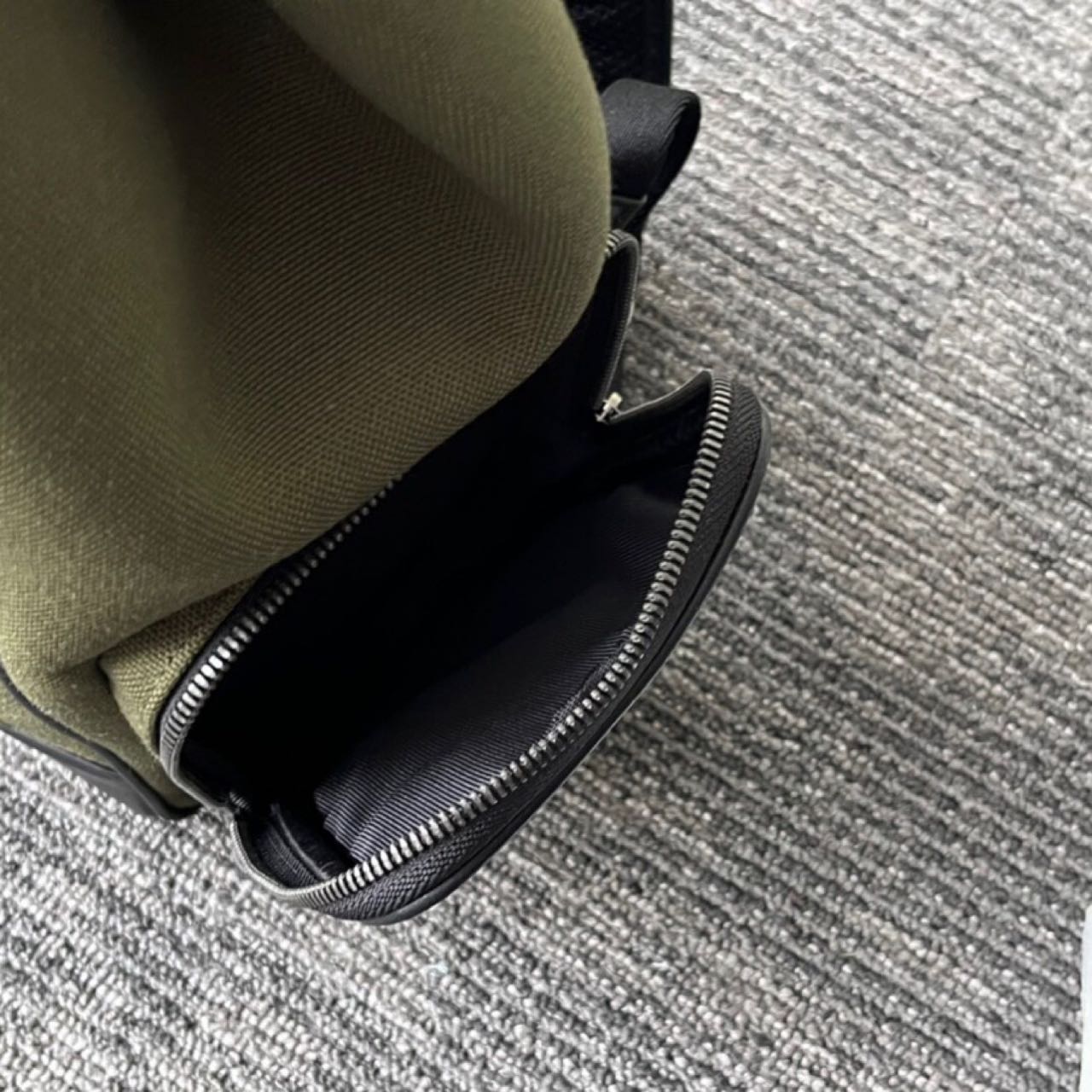 Rimowa Flap Backpack Large (44-37-16cm) - FashionPlug